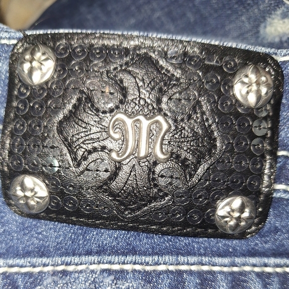 Miss Me Signature Skinny ladies jeans in a size 31 with a 28" inseam. EUC - Picture 9 of 9